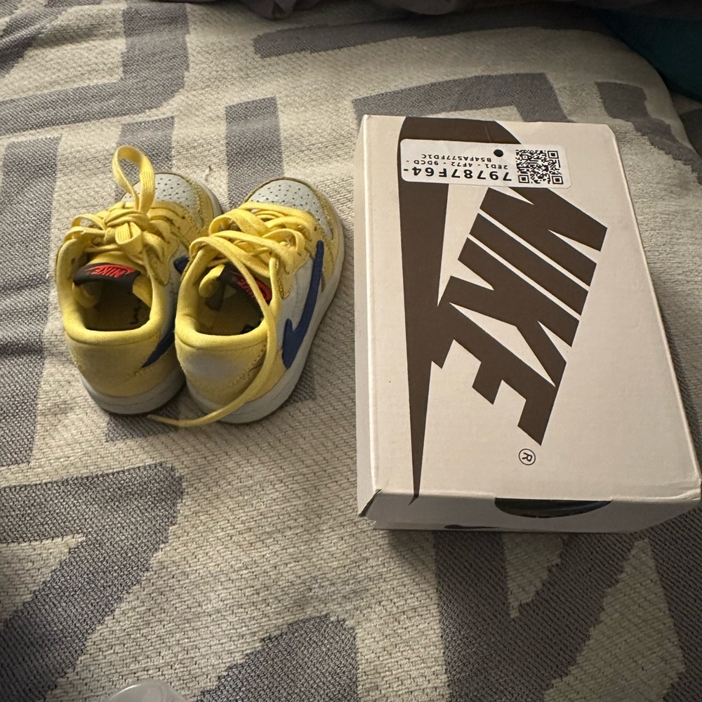 Authentic travis scott sneakers